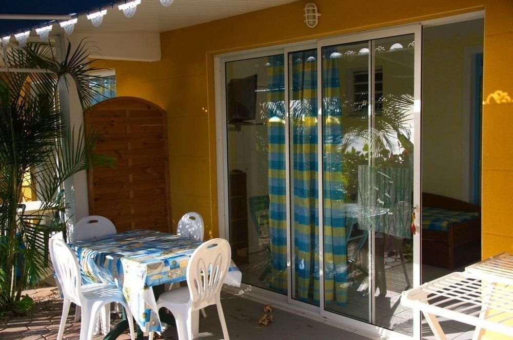 Hotel Village Pomme Cannelle 3 Etoiles Le Precheur Exterior photo