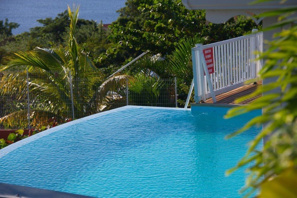 Hotel Village Pomme Cannelle 3 Etoiles Le Precheur Exterior photo