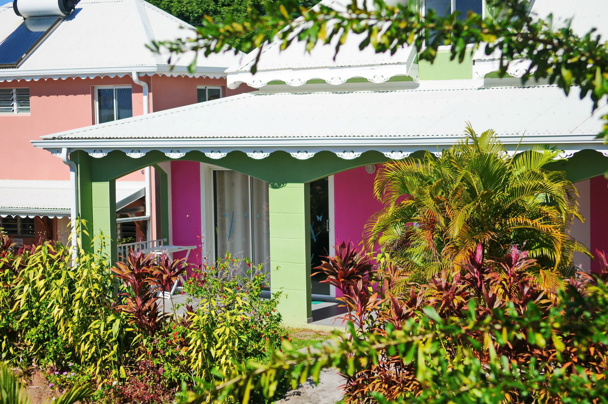 Hotel Village Pomme Cannelle 3 Etoiles Le Precheur Exterior photo